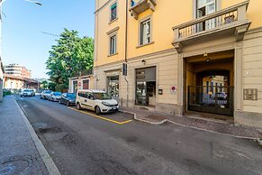 Modern Apartment at Via Carloni by Wonderful Italy