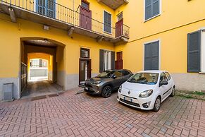 Modern Apartment at Via Carloni by Wonderful Italy