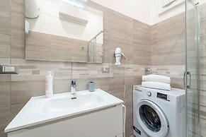 Modern Apartment at Via Carloni by Wonderful Italy