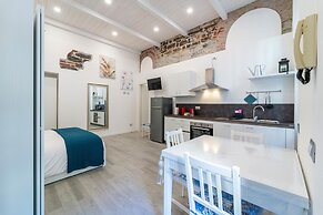 Modern Apartment at Via Carloni by Wonderful Italy