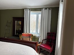 Tailwinds B&B