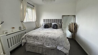 Romford Cozy Retreat