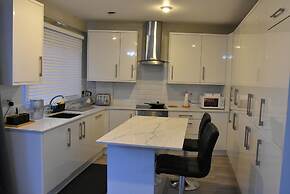 Charming Wembley Home Near Wembley Stadium
