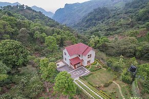 Moving Mist Villa
