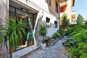 Vespucci Blue Apartment by Wonderful Italy