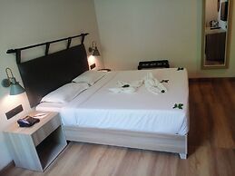 Comfort INN Grand - Kaushambi