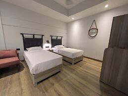 Comfort INN Grand - Kaushambi