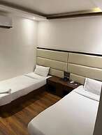 Glitz Hotel P Inn