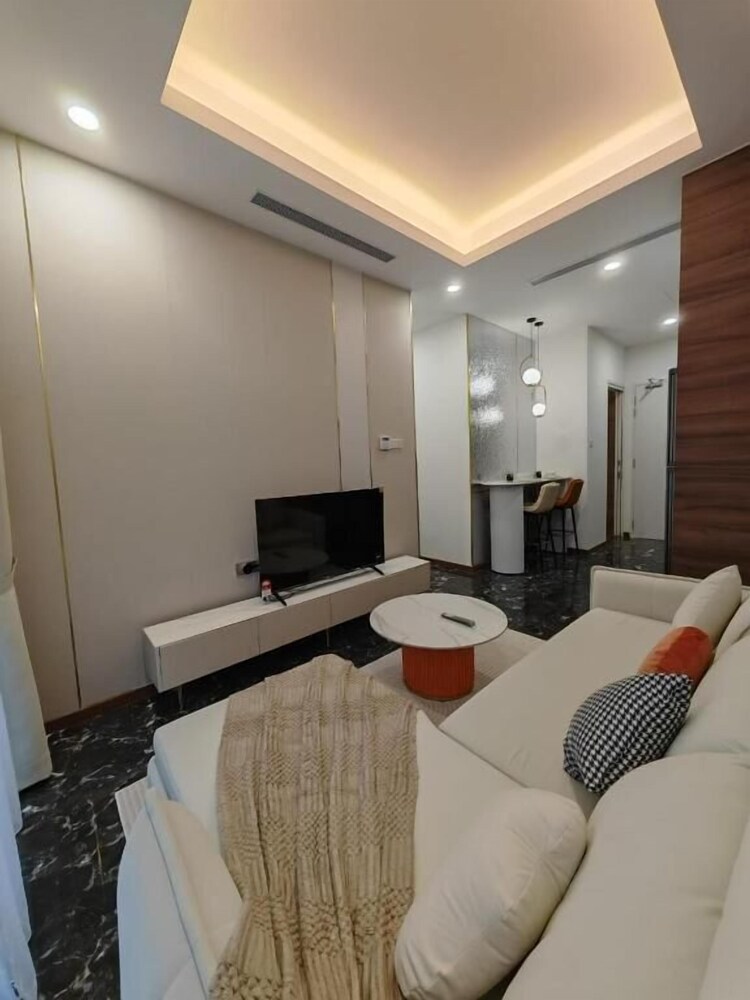 Royce Residence by uBook