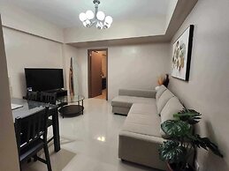 1 Bed Apartment - Sleeps 7 - Pool & Wifi