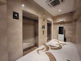 1 Bed Apartment - Sleeps 7 - Pool & Wifi