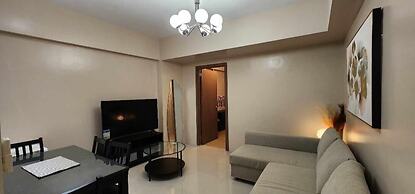1 Bed Apartment - Sleeps 7 - Pool & Wifi