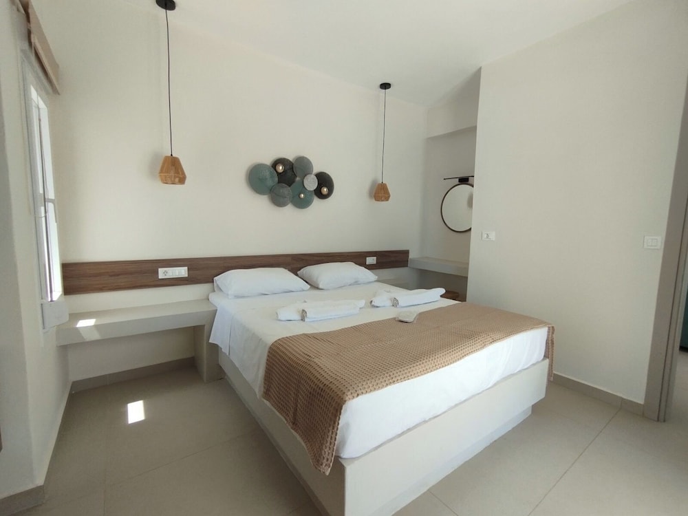 Tamaris Suites