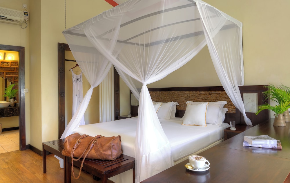 Diamonds Malindi