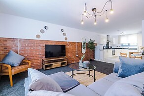 Elm Apartments