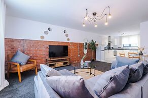 Elm Apartments