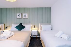 Elm Apartments