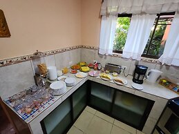 Mi Casa Su Casa