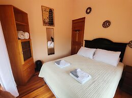 Mi Casa Su Casa