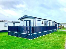 Luxurious Comfort at 102, Duckpool Lodge in Bude