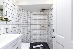 Fitzrovia Townhouse Apartment