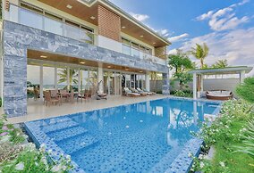 Abogo Da Nang OceanFront Luxury Villa