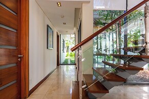 Abogo Da Nang OceanFront Luxury Villa