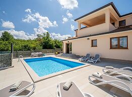 Holiday Home Mlačić