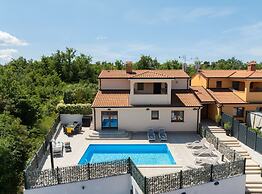 Holiday Home Mlačić