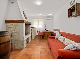Holiday Home Mlačić