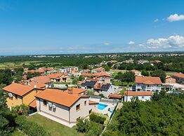 Holiday Home Mlačić