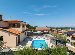 Holiday Home Mlačić