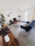 Spacious 3 Bedrooms with Garden View