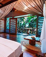 Buru Nature Hotel