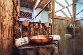 Buru Nature Hotel