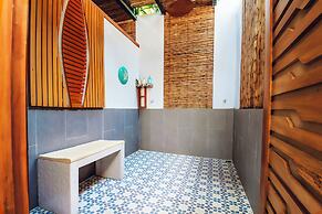 Buru Nature Hotel