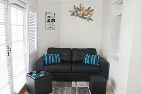 Smugglers Inn Studio Apartments