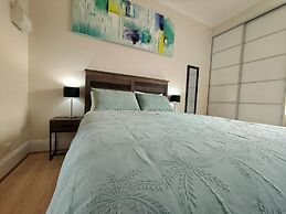 Smugglers Inn Studio Apartments