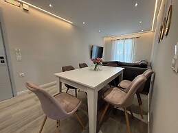Christiano Apartments