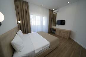 Ser in Hotel