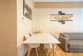 Stylish City Apartment by Cloudkeys