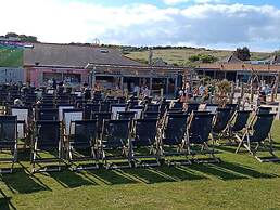 Sleeps 6, Pets Allowed & Free Parking
