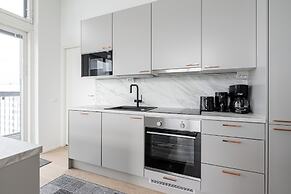 3BR Modern Loft Penthouse with Sauna & Parking