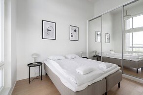 3BR Modern Loft Penthouse with Sauna & Parking