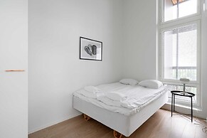 3BR Modern Loft Penthouse with Sauna & Parking