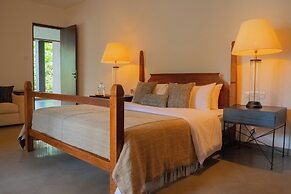 LilyPod Villa