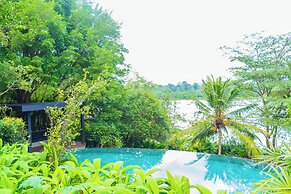 LilyPod Villa