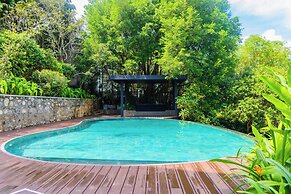 LilyPod Villa