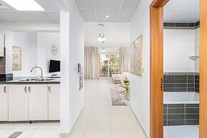 Marco Polo - Spacious Studio Lush View