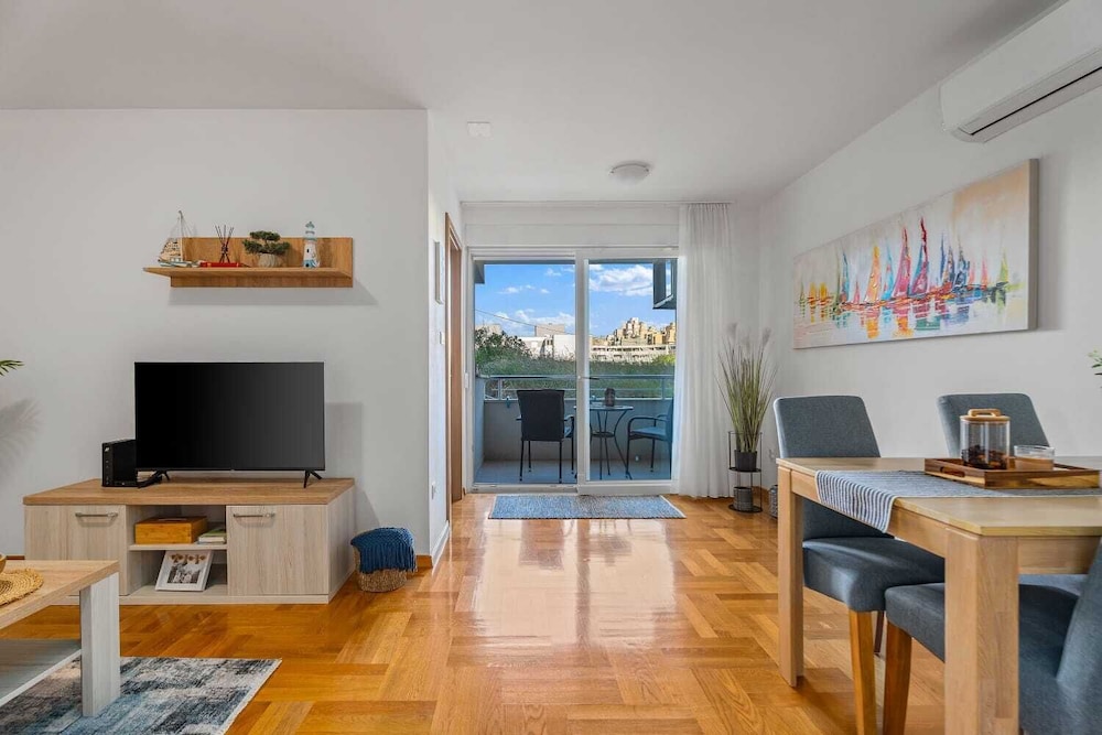 Apartment Maya by Litto